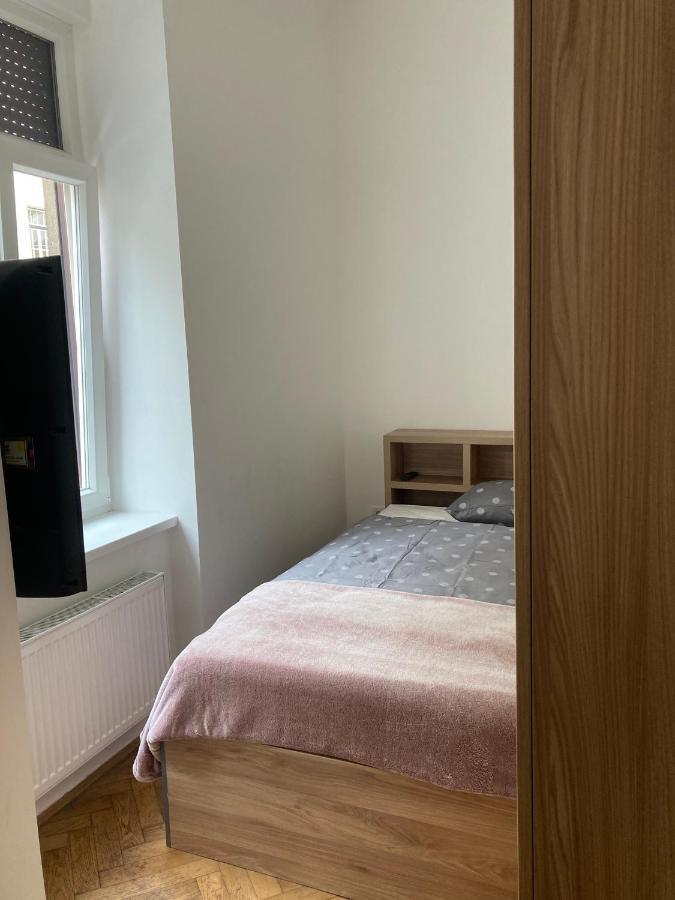 Tiny Twix Room In The City Centre Ljubljana Kültér fotó